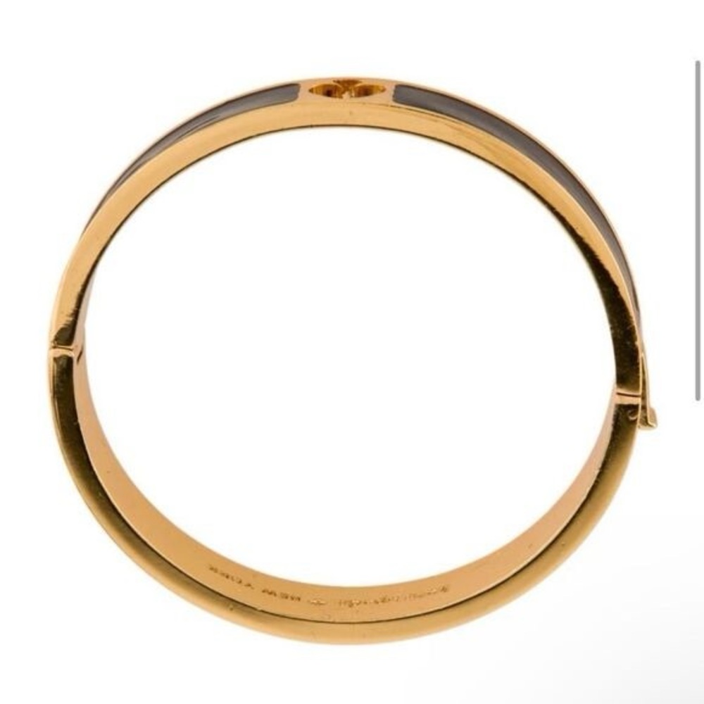 KATE SPADE Hole Punch Spade Enamel Hinged Bangle Bracelet - Gold/Black - Picture 5 of 15